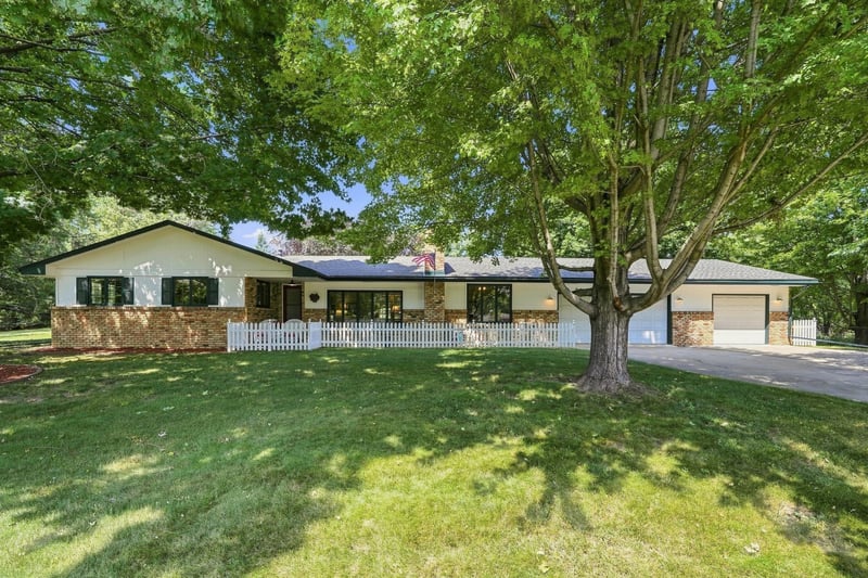 12199 Robin Rd N, Maple Grove, MN 55369