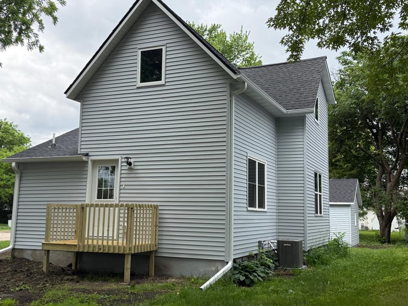 1203 Apel Ave, Worthington, MN 56187