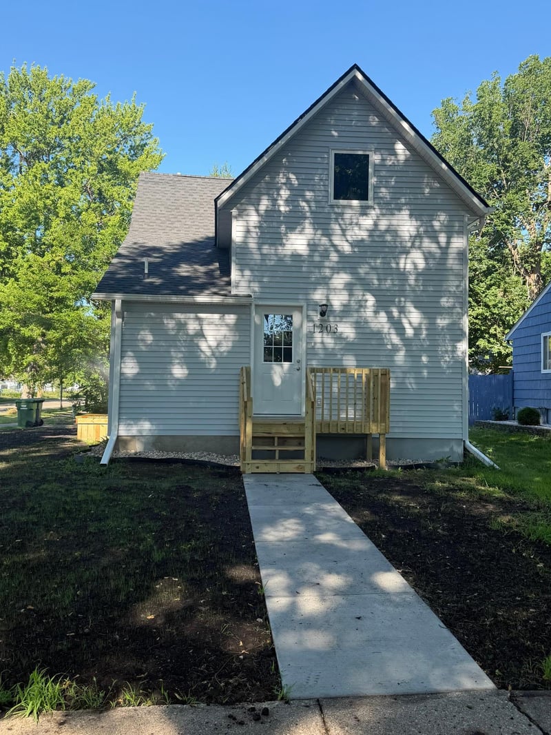 1203 Apel Ave, Worthington, MN 56187