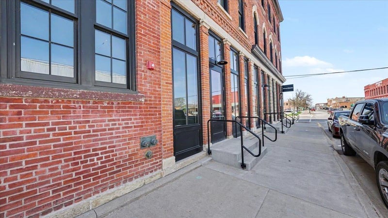 102 Walnut St, Winona, MN 55987