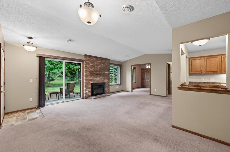9609 Lonsdale Cir, Minnetonka, MN 55305