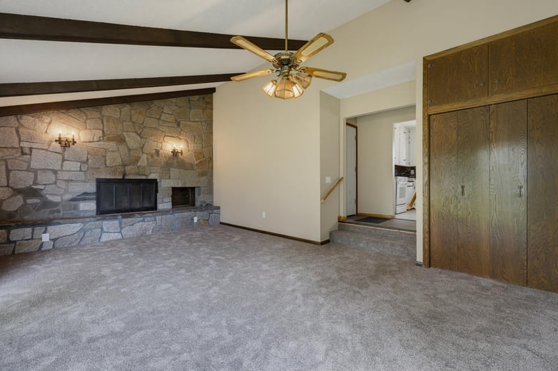 821 Ash Ave, Bird Island, MN 55310