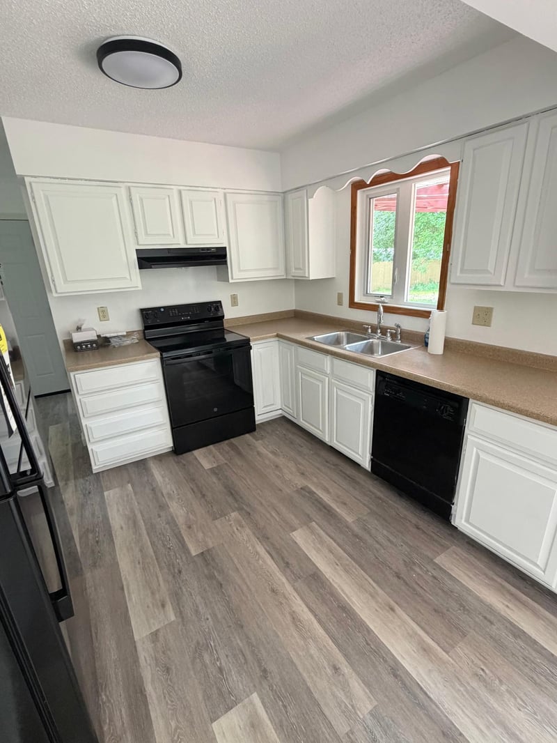 106 Circle Dr, Thief River Falls, MN 56701