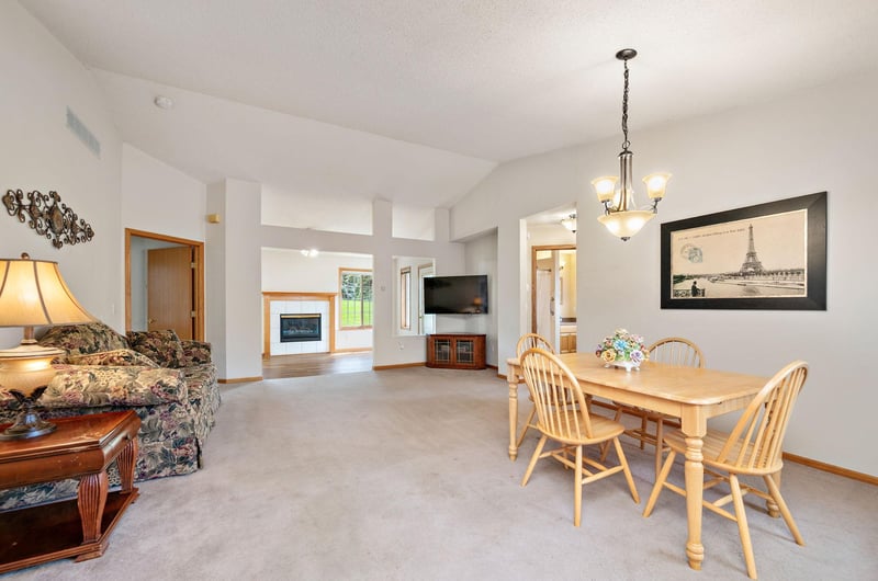 8521 Telford Ln, Brooklyn Park, MN 55443