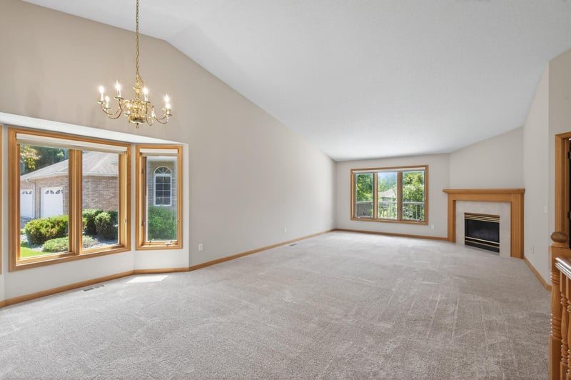 4134 Thornhill Ln, Vadnais Heights, MN 55127