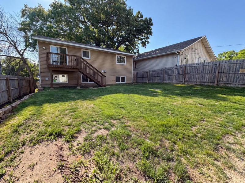 546 Hazel St N, Saint Paul, MN 55119