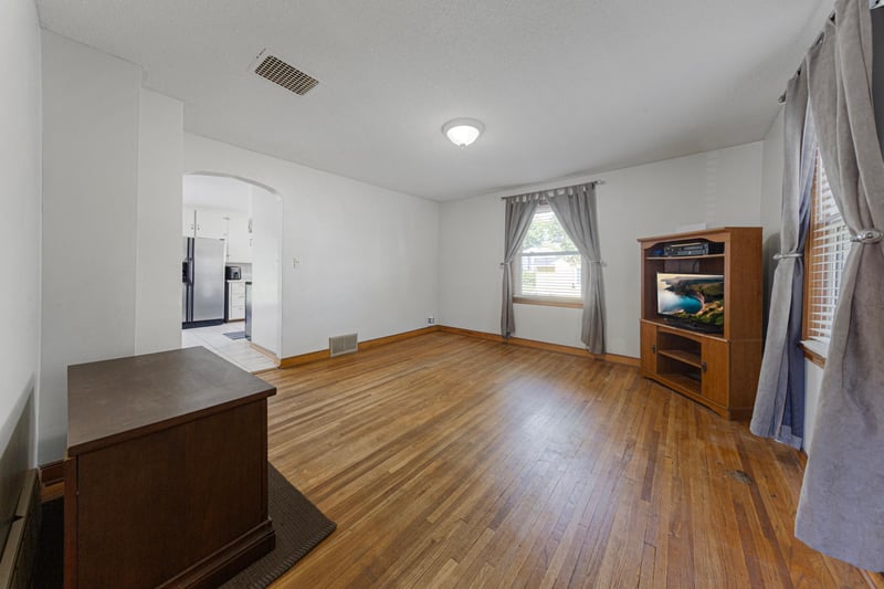 330 Lake St W, Waterville, MN 56096