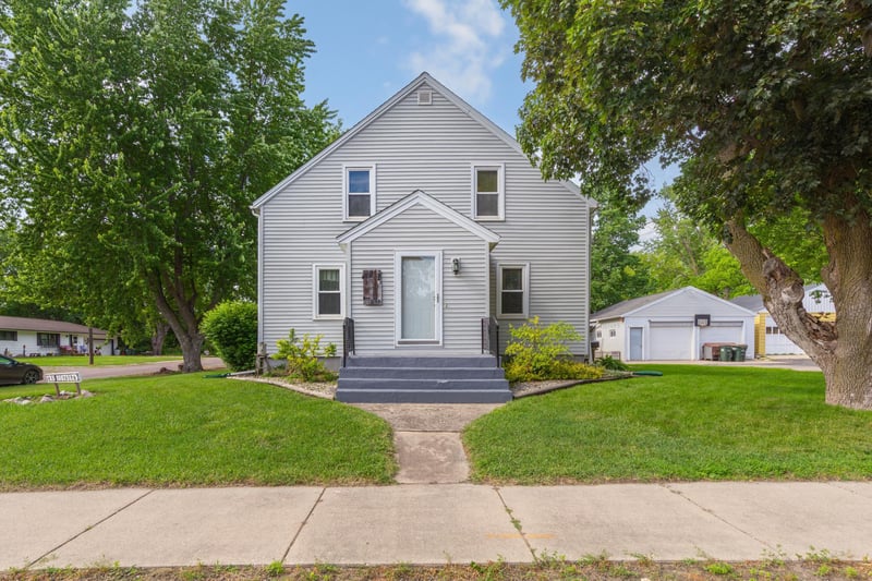 330 Lake St W, Waterville, MN 56096