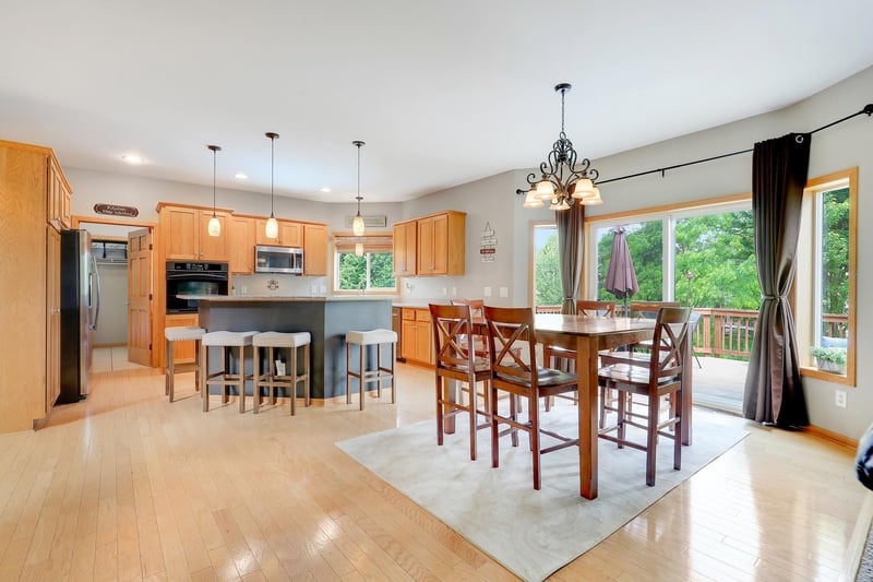 10425 Vera Cruz Dr N, Brooklyn Park, MN 55443