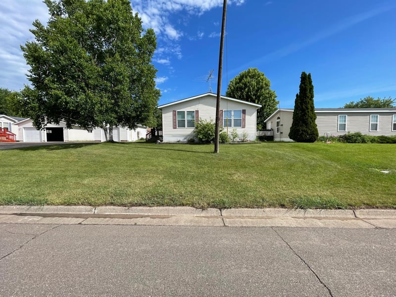 708 1st St E, Milaca, MN 56353