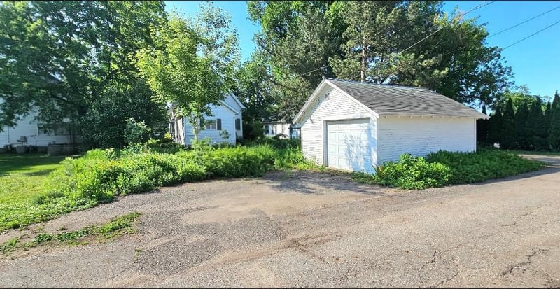 205 E 6th St, Morris, MN 56267