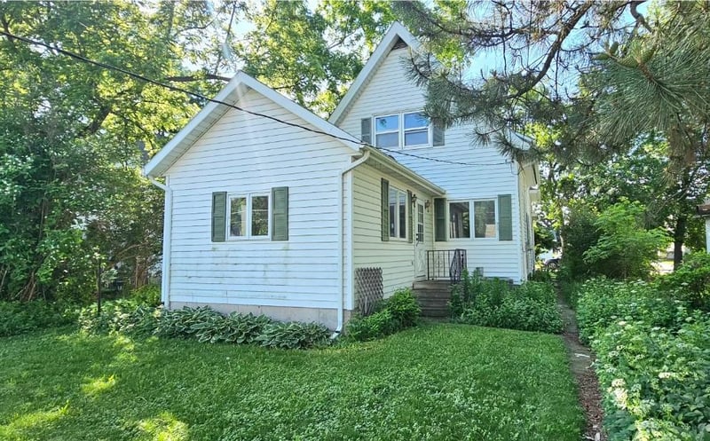 205 E 6th St, Morris, MN 56267