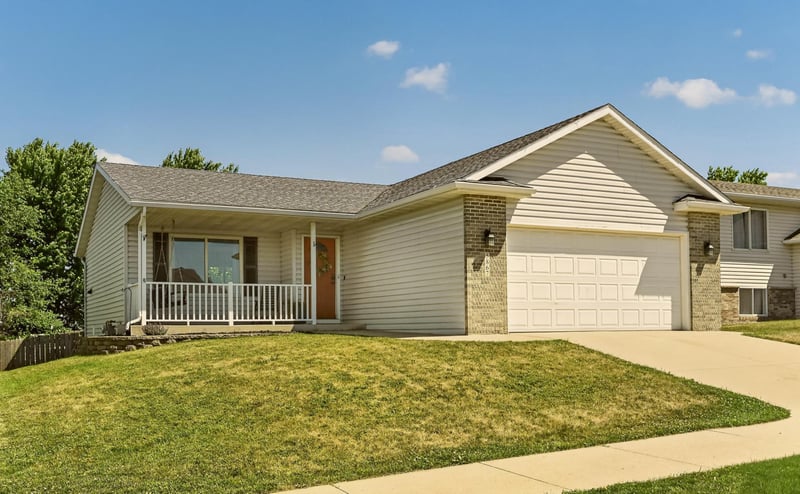 5867 Kingsbury Dr NW, Rochester, MN 55901