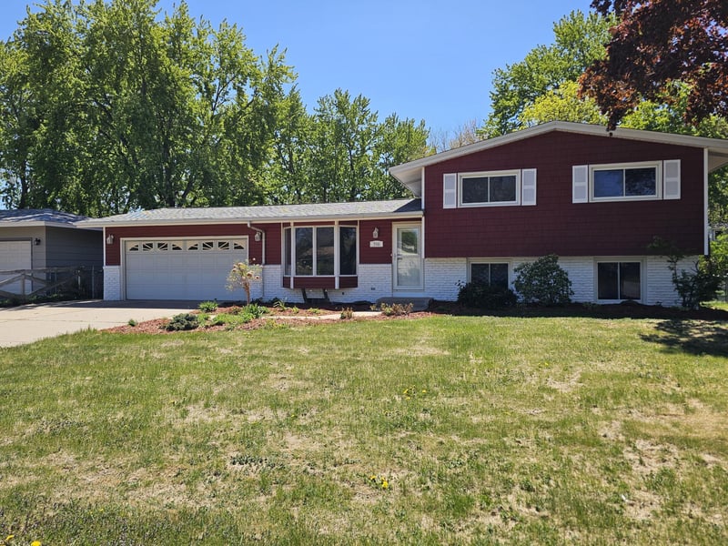 748 82nd Ave NE, Spring Lake Park, MN 55432
