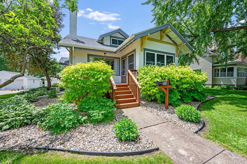 808 3rd Ave SE, Waseca, MN 56093