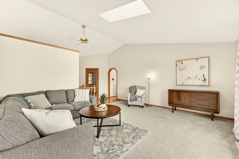 217 Whispering Hills Dr, Saint Charles, MN 55972