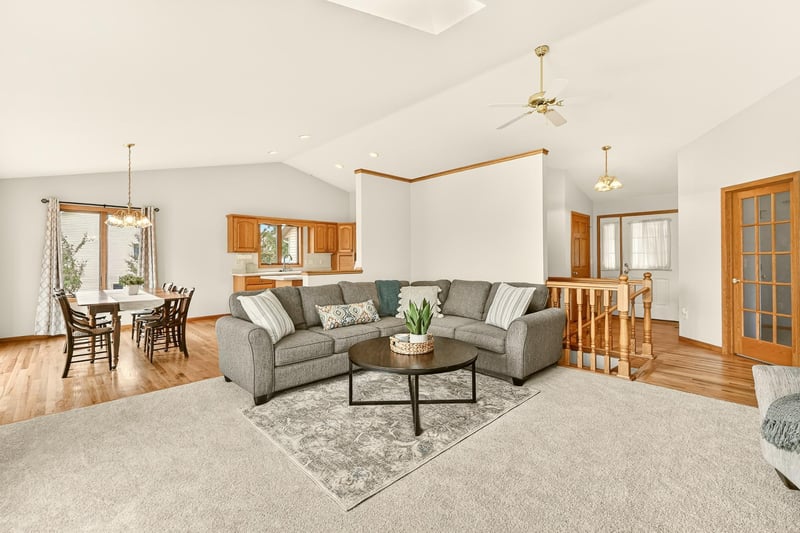 217 Whispering Hills Dr, Saint Charles, MN 55972