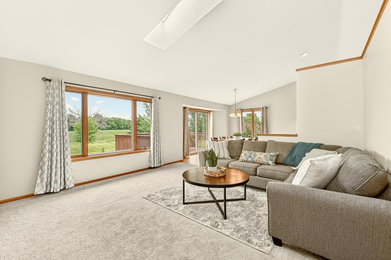 217 Whispering Hills Dr, Saint Charles, MN 55972