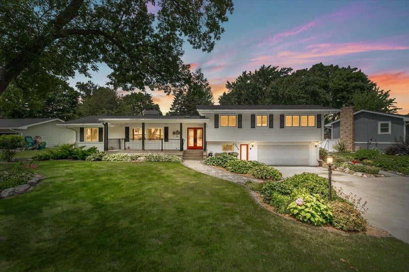 12914 5th Ave S, Burnsville, MN 55337