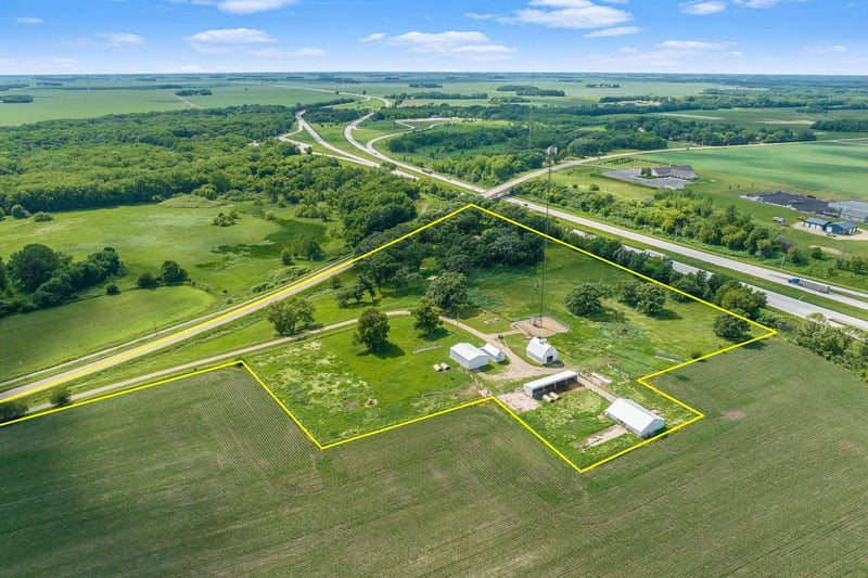11990 380th Ave, Blue Earth, MN 56013