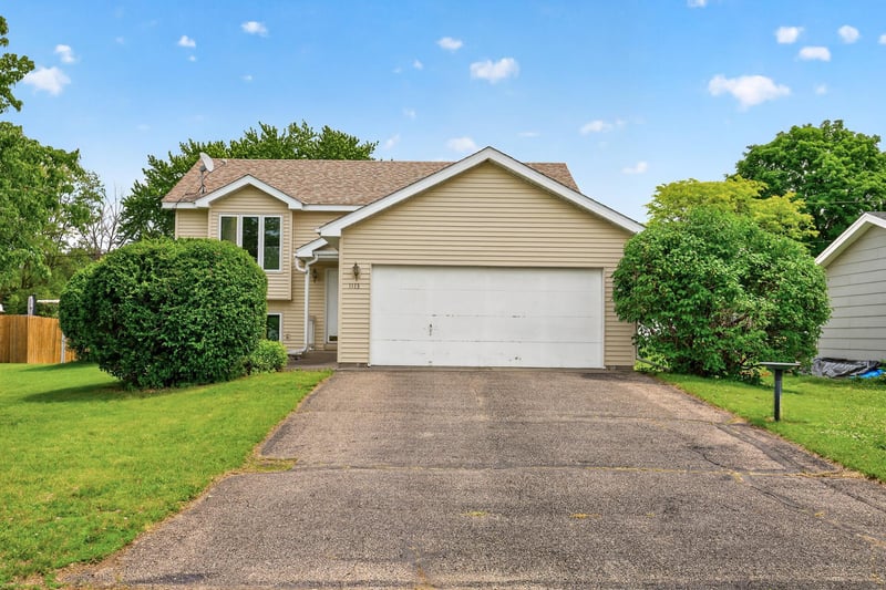 1113 Polk St S, Shakopee, MN 55379
