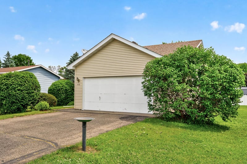 1113 Polk St S, Shakopee, MN 55379