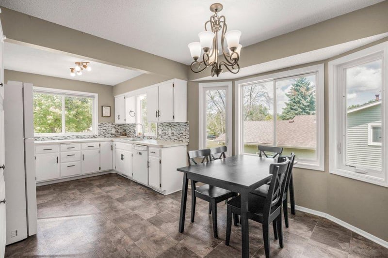 9162 Kirkwood Ln N, Maple Grove, MN 55369