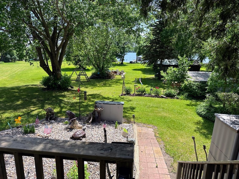 31514 Landing Dr, Dent, MN 56528