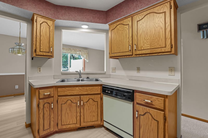 8792 Norway St NW, Coon Rapids, MN 55433