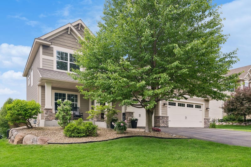 2715 Fieldstone Dr, Victoria, MN 55386