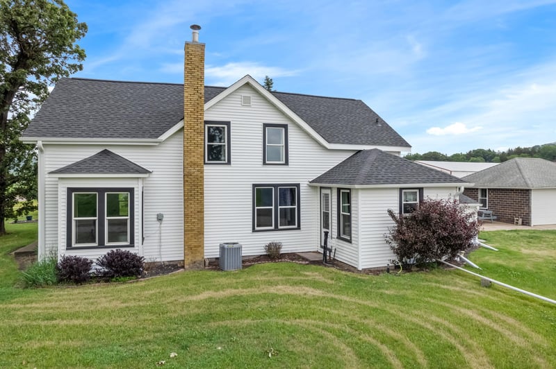 W22882 Little Tamarack Rd, Galesville, WI 54630
