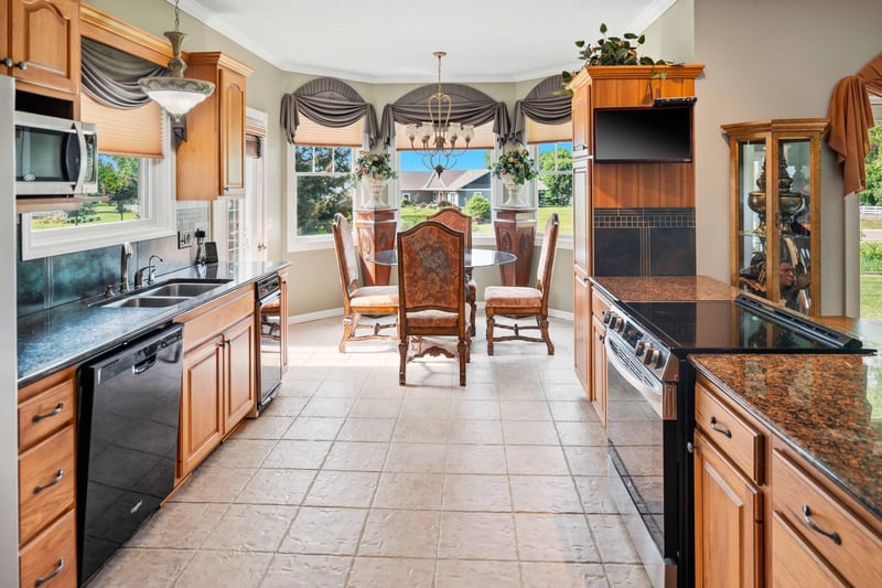 1146 Pleasure Dr W, Litchfield, MN 55355