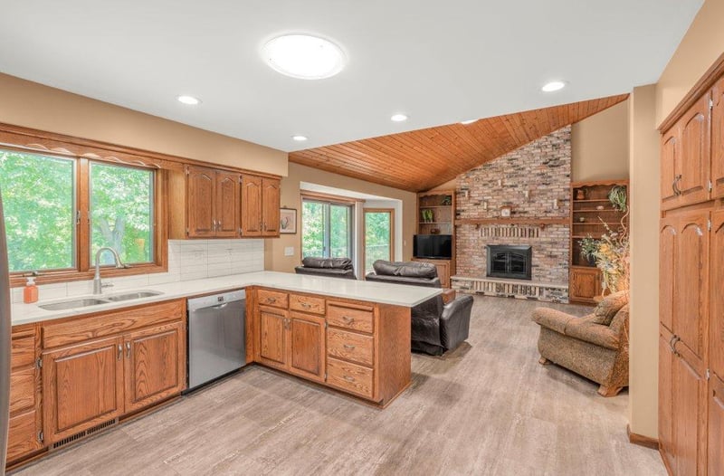 7261 Mill Rd, Centerville, MN 55038