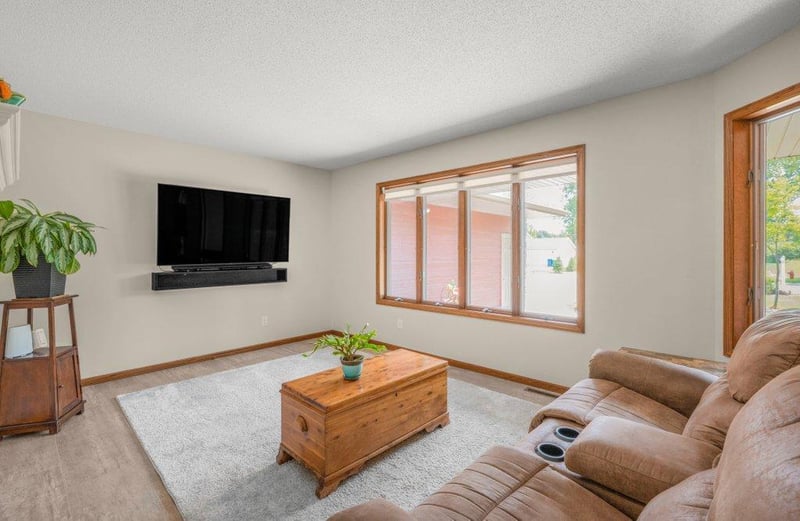 7261 Mill Rd, Centerville, MN 55038