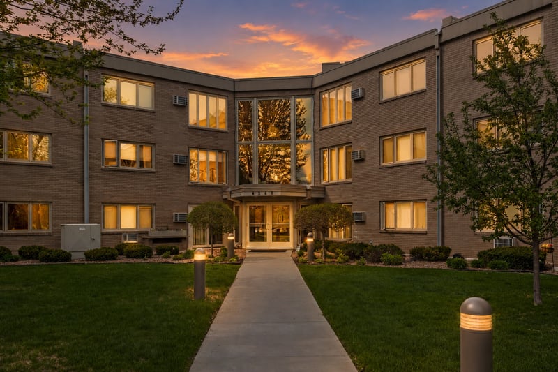4360 Brookside Ct #218, Edina, MN 55436