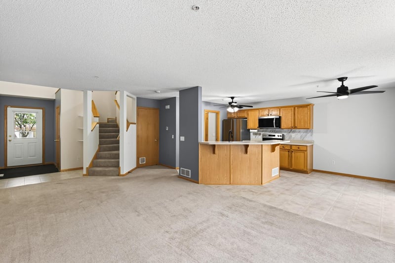 441 Pleasant Ln, Chaska, MN 55318