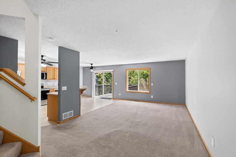 441 Pleasant Ln, Chaska, MN 55318