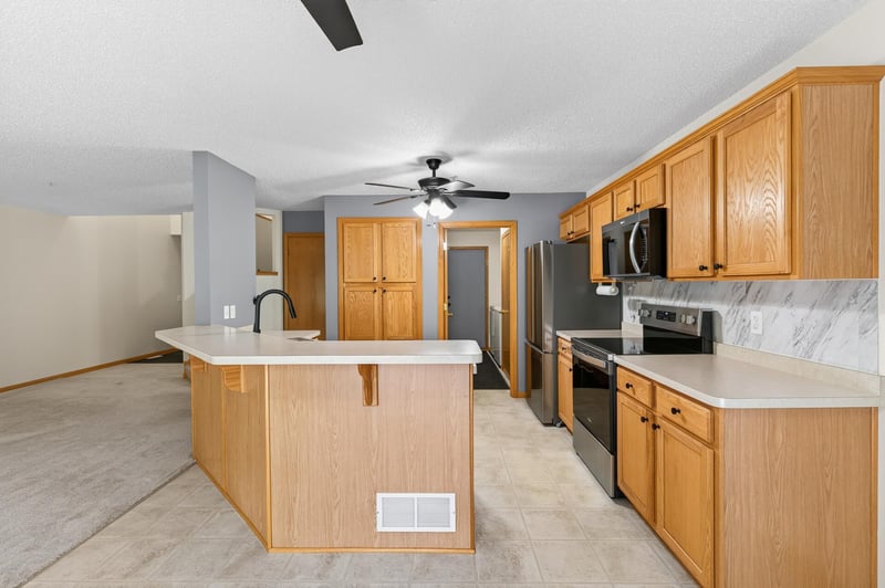 441 Pleasant Ln, Chaska, MN 55318