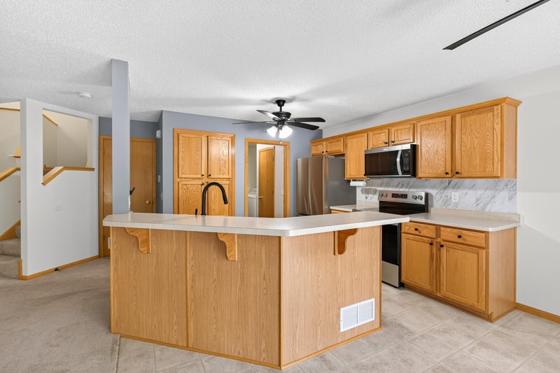 441 Pleasant Ln, Chaska, MN 55318