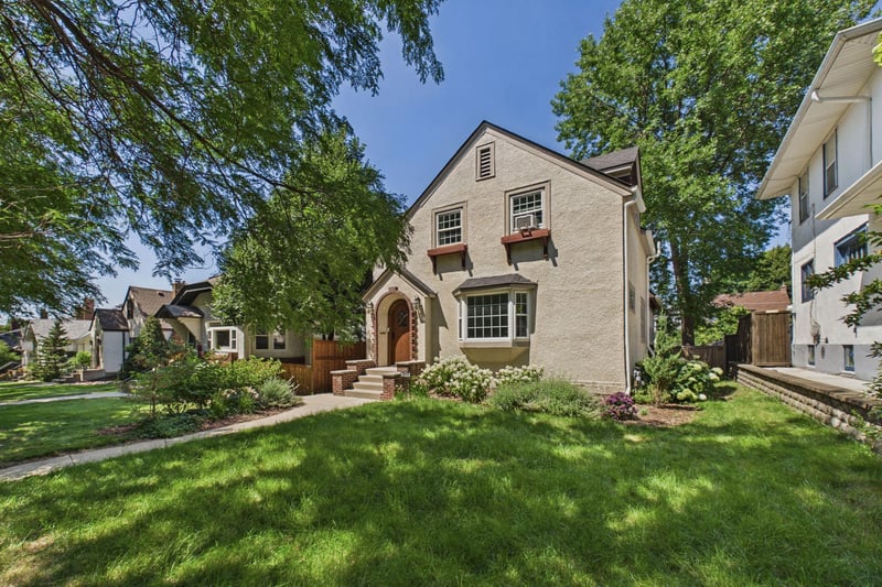 2019 Palace Ave, Saint Paul, MN 55105