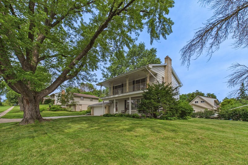9100 34 1/2 Ave N, New Hope, MN 55427