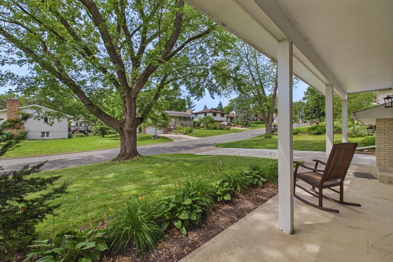 9100 34 1/2 Ave N, New Hope, MN 55427