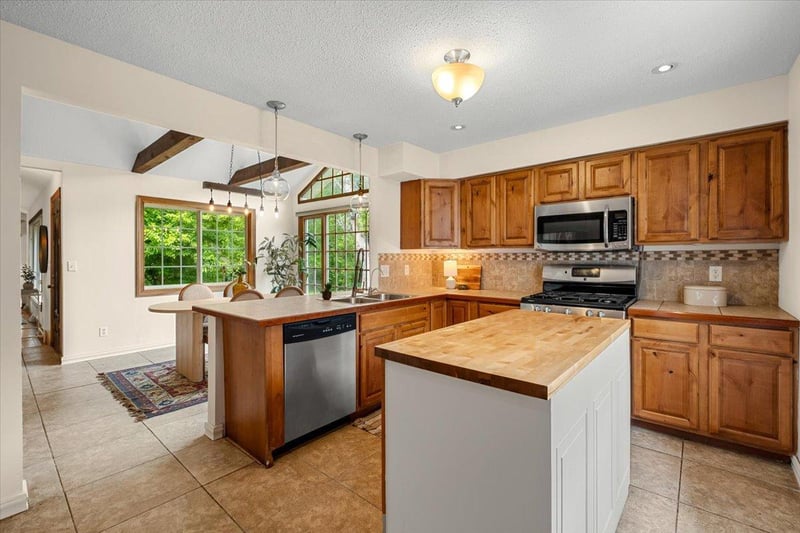 14680 Hyde Ave N, Hugo, MN 55038