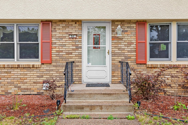 51 Luella St S, Saint Paul, MN 55119