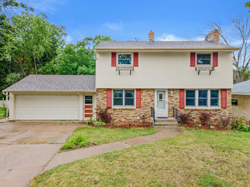 51 Luella St S, Saint Paul, MN 55119