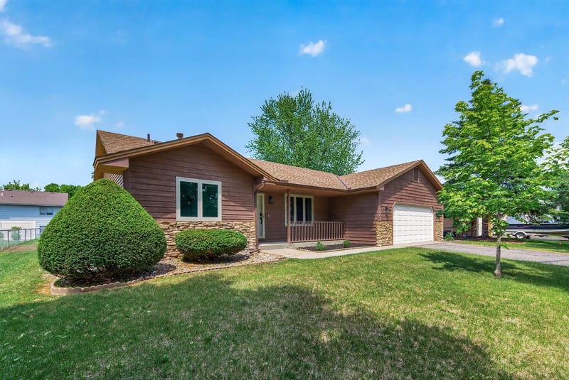 3951 120th Ln NW, Coon Rapids, MN 55433