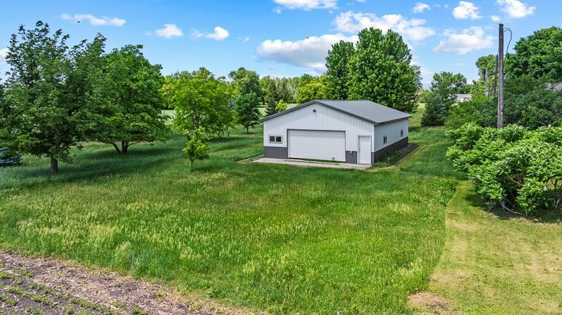 207 S Lake St, Belview, MN 56214