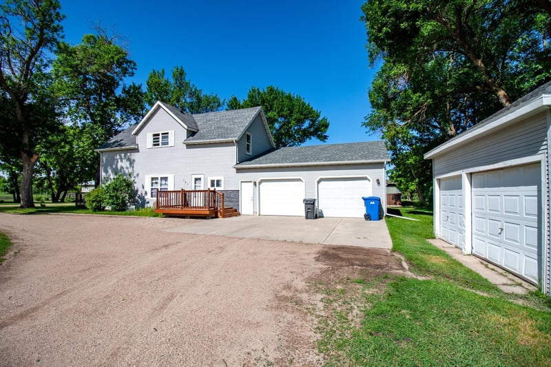 301 2nd Ave SW, Barnesville, MN 56514