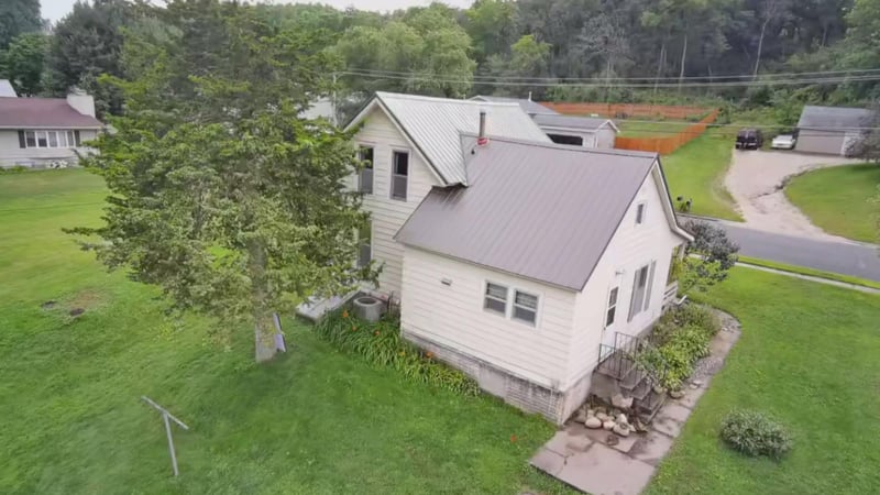 1543 Wabasha Ave, Saint Charles, MN 55972