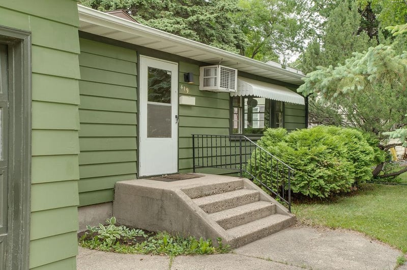 419 16th St S, Moorhead, MN 56560